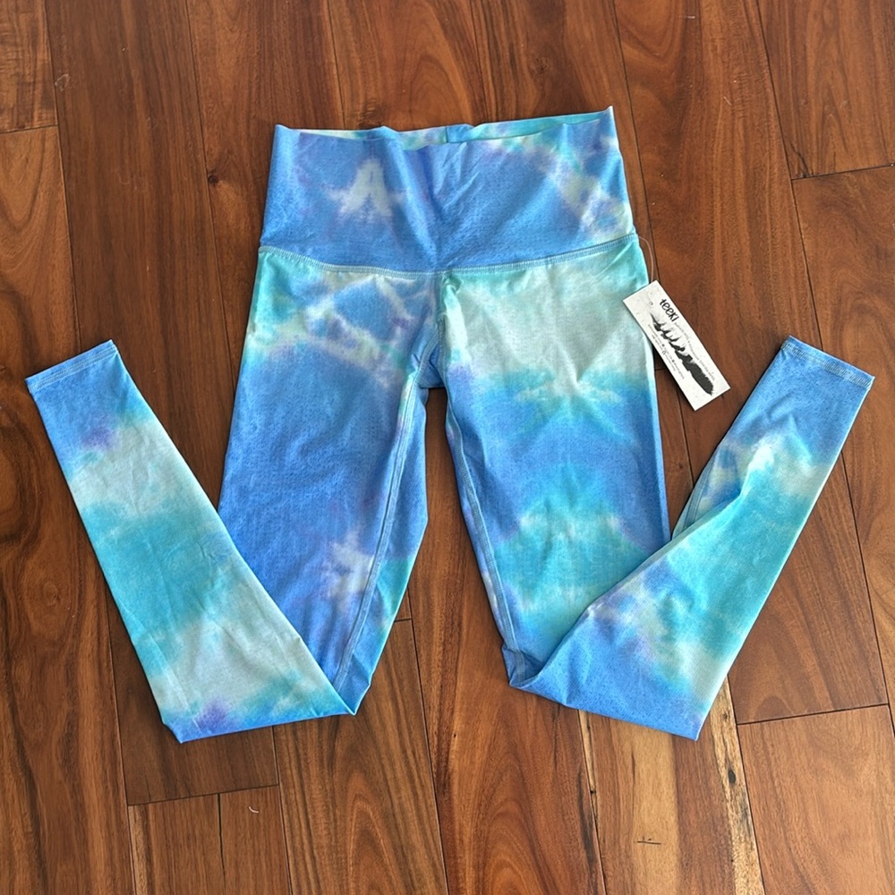 Brand New Teeki sky pants small
